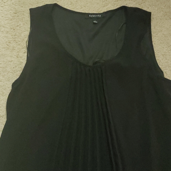 Black sleeveless blouse - Picture 2 of 5
